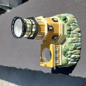 EUC Vtg. 2004 Partylite Split Rock Lighthouse Lake Superior candle holder